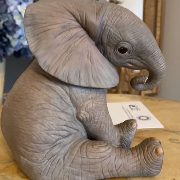 Lenox African Elephant Calf Figurine in Gray - Picture 5 of 8
